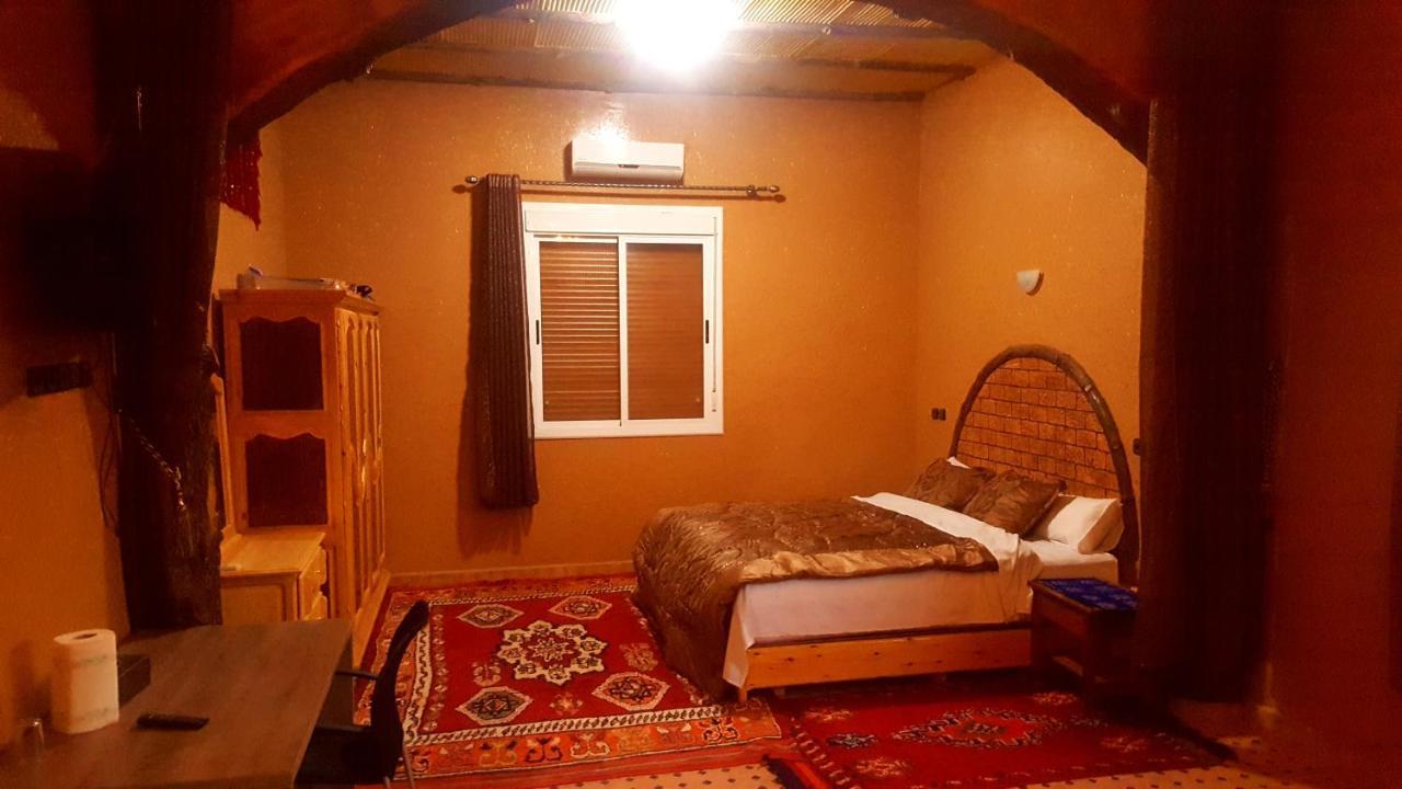 Kasbah Meteorites Hotel Imi n'Ouzrou Exterior foto
